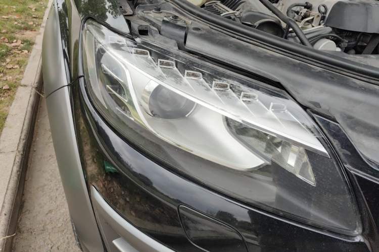 Used Audi Q7 2014 35 TFSI Off-road Model Right Front Headlight