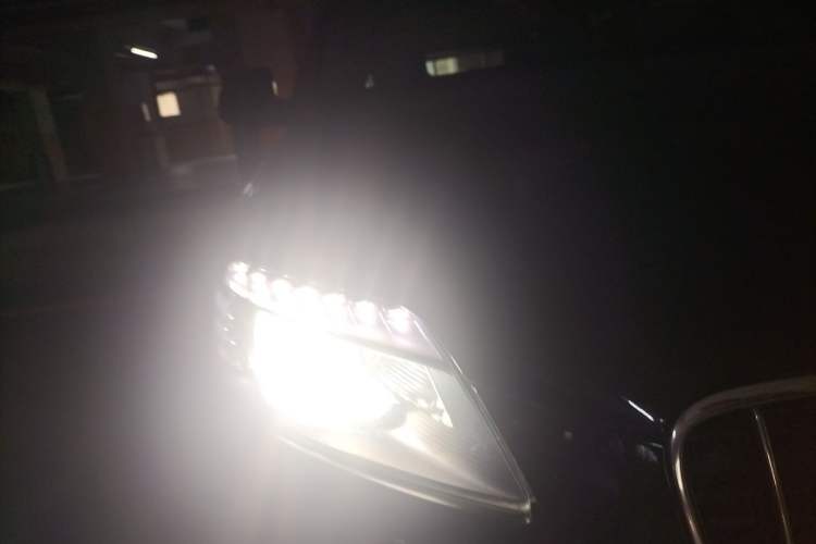 Used Audi Q7 2014 35 TDI Exclusive Edition Right Front Headlight