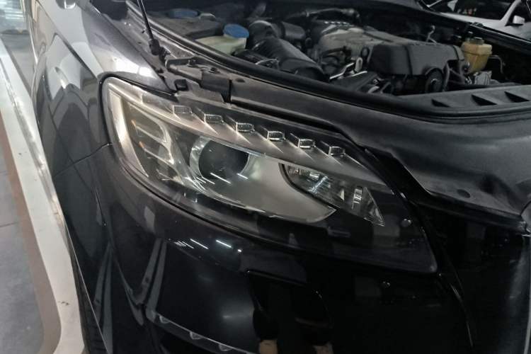 Used Audi Q7 2014 35 TFSI Ambition Edition Right Front Headlight