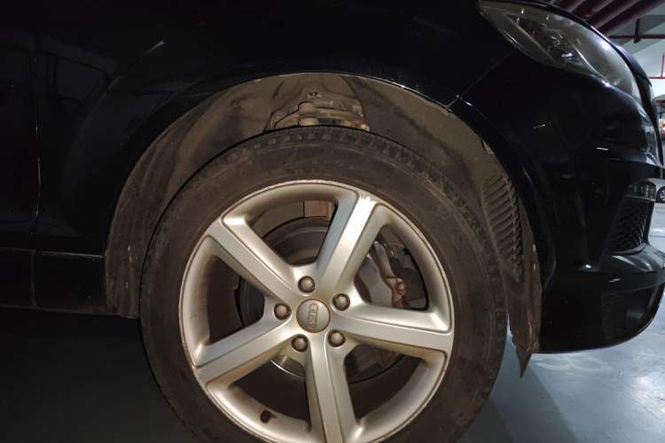 Used Audi Q7 2014 35 TFSI Sport Edition Right Front Wheel Hub