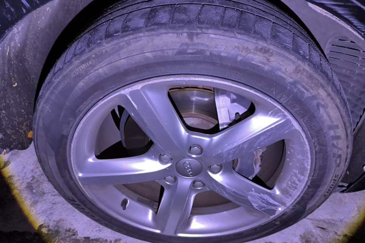 Used Audi Q7 2014 35 TDI Sport Edition Right Front Wheel Hub