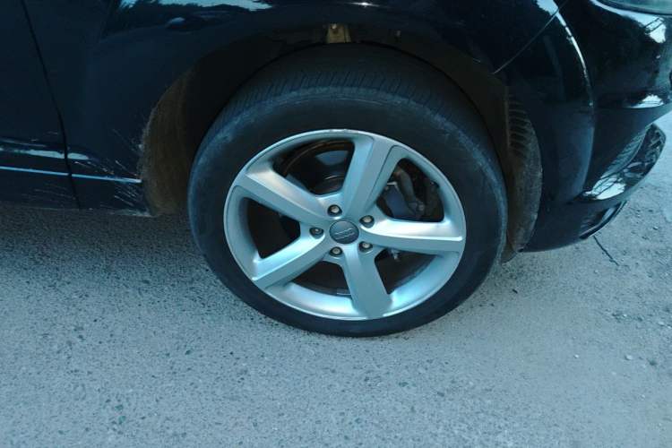 Used Audi Q7 2014 35 TFSI Sport Edition Right Front Wheel Hub