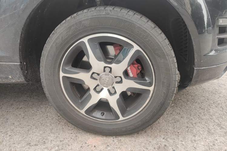 Used Audi Q7 2014 35 TFSI Ambition Edition Right Front Wheel Hub