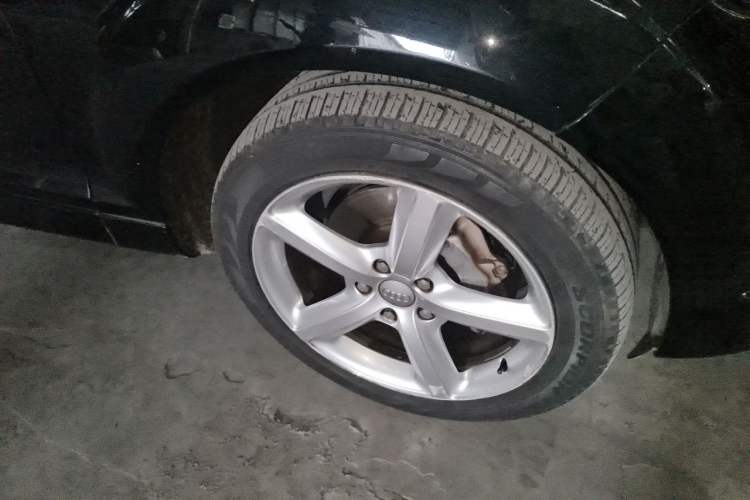 Used Audi Q7 2014 35 TDI Sport Edition Right Front Wheel Hub