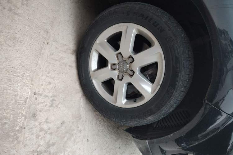 Used Audi Q7 2014 35 TFSI Ambition Edition Right Front Wheel Hub