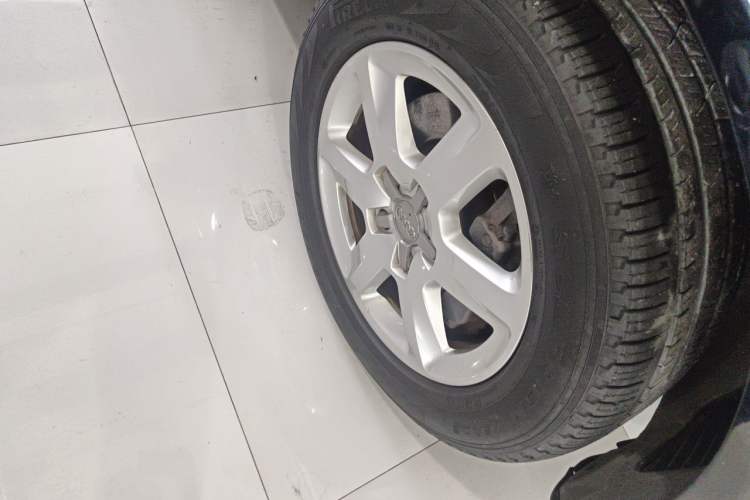 Used Audi Q7 2014 35 TFSI Ambition Edition Right Front Wheel Hub