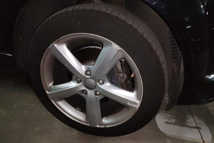 Used Audi Q7 2014 35 TFSI Sport Edition Right Front Wheel Hub