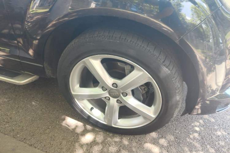 Used Audi Q7 2014 40 TFSI Sport Edition Right Front Wheel Hub