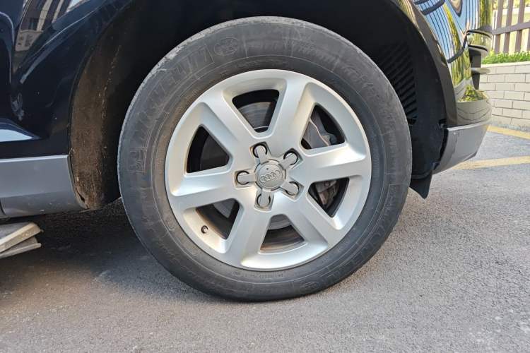 Used Audi Q7 2014 35 TFSI Ambition Edition Right Front Wheel Hub