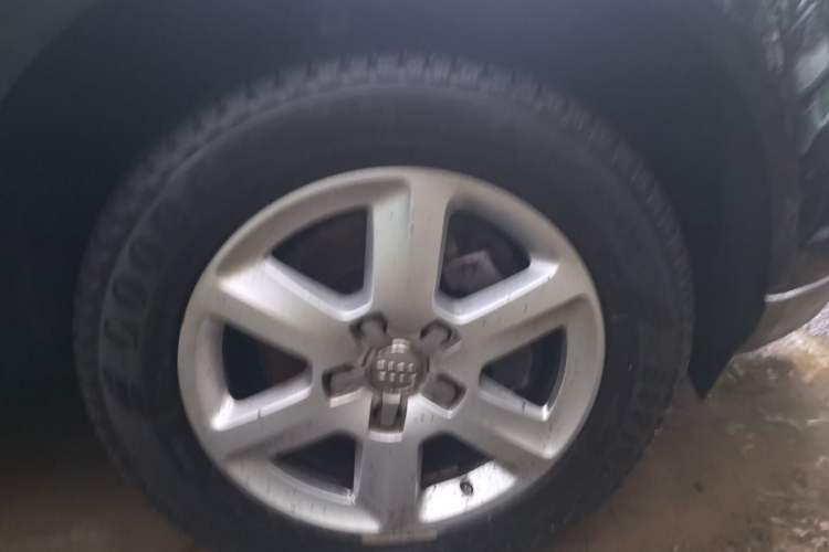 Used Audi Q7 2014 35 TFSI Ambition Edition Right Front Wheel Hub