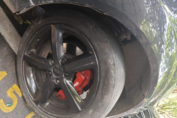 Used Audi Q7 2014 35 TFSI Sport Edition Right Front Wheel Hub