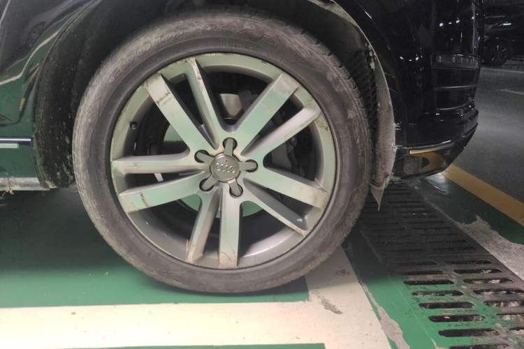 Used Audi Q7 2014 35 TFSI Off-road Model Right Front Wheel Hub