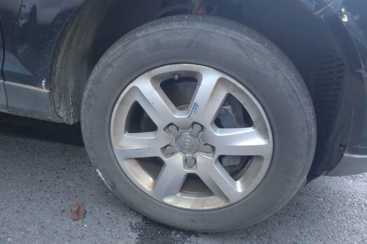 Used Audi Q7 2014 35 TFSI Ambition Edition Right Front Wheel Hub