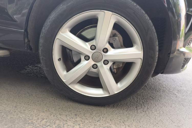 Used Audi Q7 2014 35 TFSI Sport Edition Right Front Wheel Hub