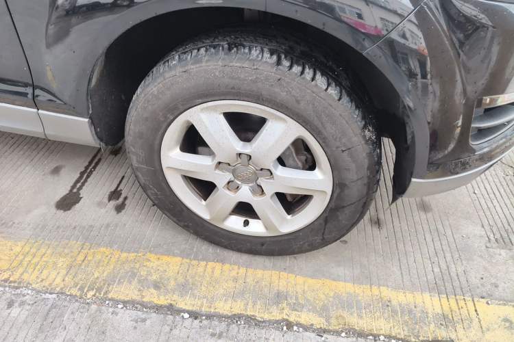 Used Audi Q7 2014 35 TFSI Ambition Edition Right Front Wheel Hub
