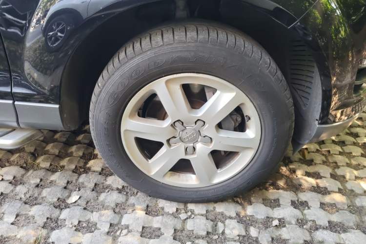 Used Audi Q7 2014 35 TFSI Ambition Edition Right Front Wheel Hub