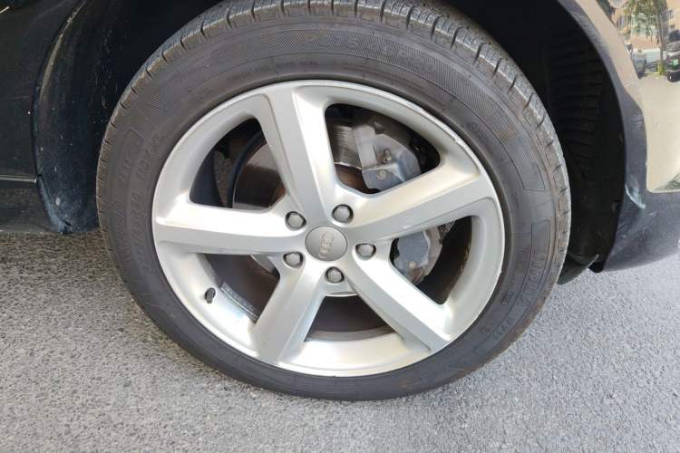 Used Audi Q7 2014 40 TFSI Sport Edition Right Front Wheel Hub