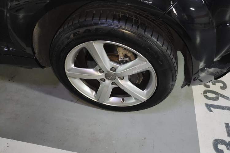 Used Audi Q7 2014 35 TFSI Sport Edition Right Front Wheel Hub