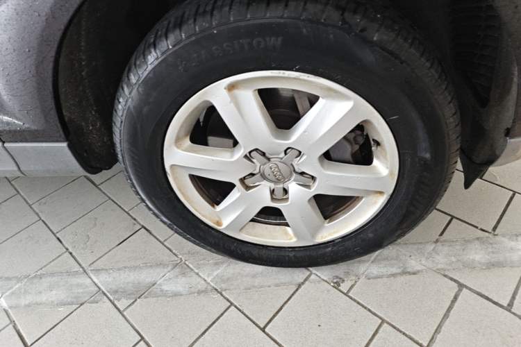 Used Audi Q7 2014 35 TFSI Ambition Edition Right Front Wheel Hub