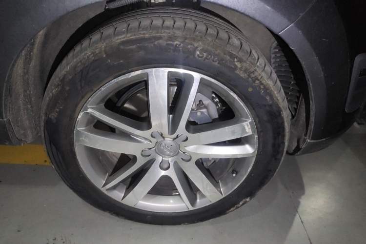 Used Audi Q7 2014 35 TDI Sport Edition Right Front Wheel Hub