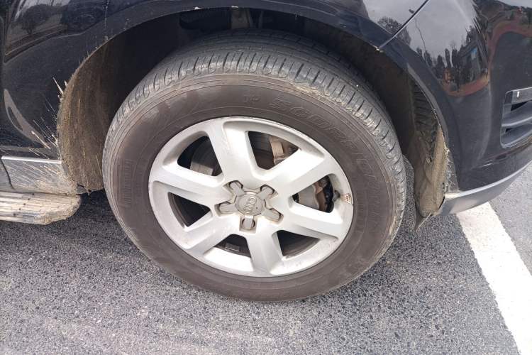 Used Audi Q7 2014 35 TFSI Ambition Edition Right Front Wheel Hub