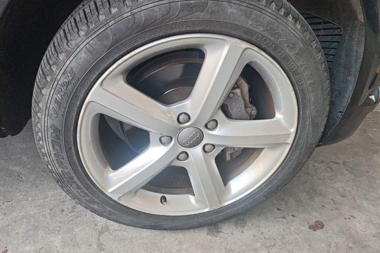 Used Audi Q7 2014 40 TFSI Sport Edition Right Front Wheel Hub