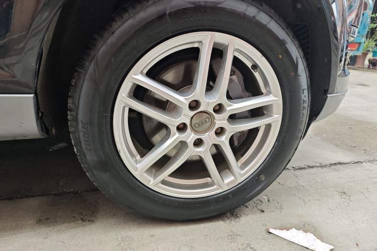 Used Audi Q7 2014 35 TFSI Ambition Edition Right Front Wheel Hub