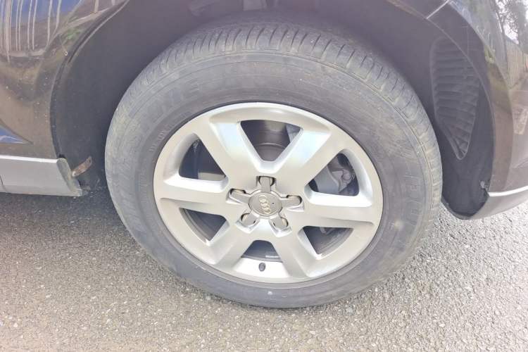 Used Audi Q7 2014 35 TFSI Ambition Edition Right Front Wheel Hub