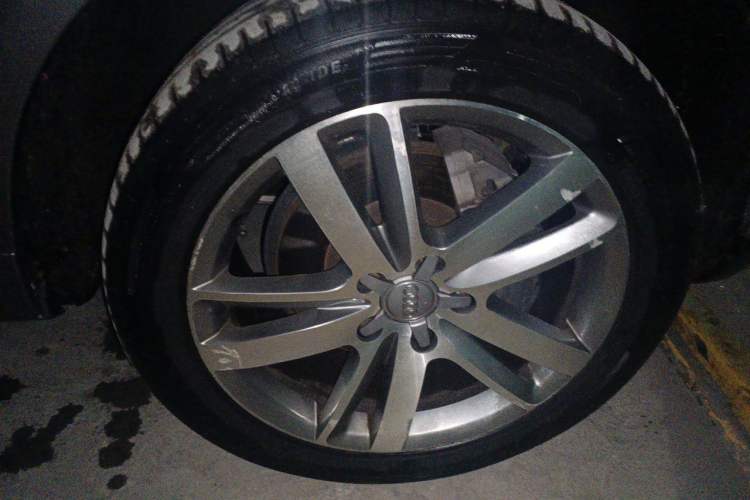Used Audi Q7 2014 35 TFSI Off-road Model Right Front Wheel Hub