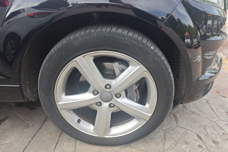 Used Audi Q7 2014 35 TDI Sport Edition Right Front Wheel Hub