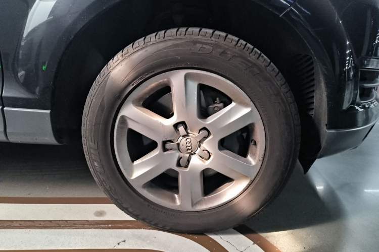 Used Audi Q7 2014 35 TFSI Ambition Edition Right Front Wheel Hub