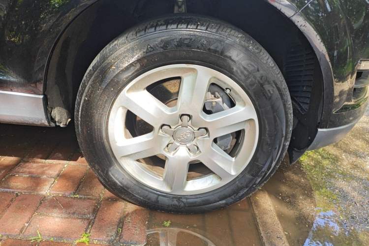 Used Audi Q7 2014 35 TFSI Ambition Edition Right Front Wheel Hub