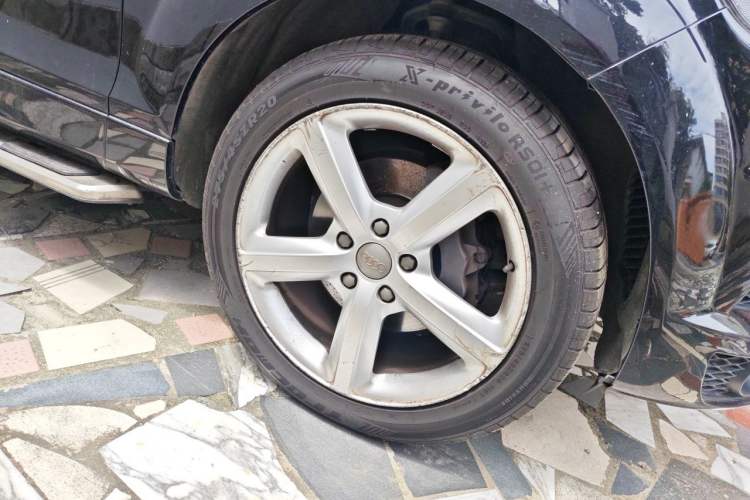 Used Audi Q7 2014 35 TDI Sport Edition Right Front Wheel Hub