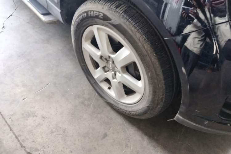 Used Audi Q7 2014 35 TFSI Ambition Edition Right Front Wheel Hub
