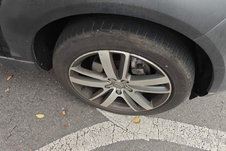Used Audi Q7 2014 35 TFSI Off-road Model Right Front Wheel Hub