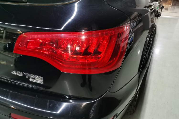 Used Audi Q7 2014 35 TFSI Off-road Model Right Rear Taillight