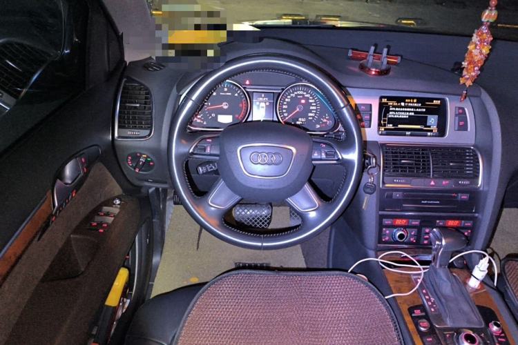 Used Audi Q7 2014 35 TDI Sport Edition Steering Wheel