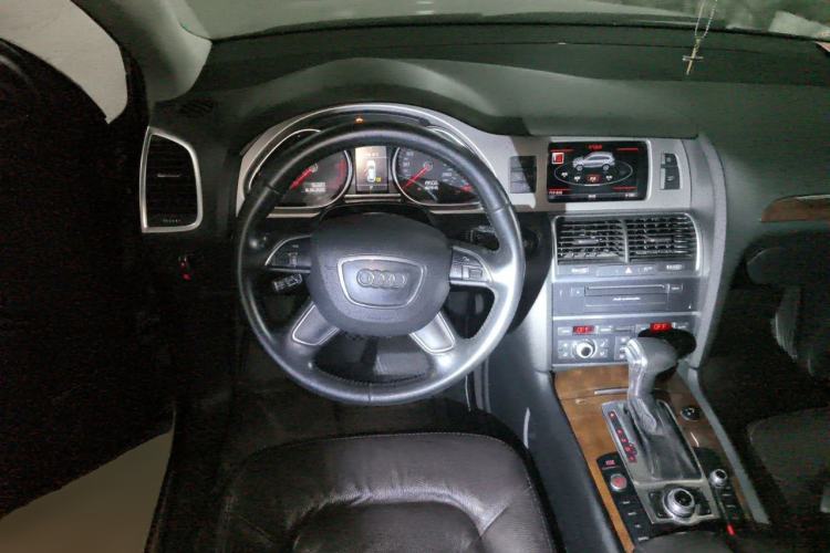 Used Audi Q7 2014 35 TDI Sport Edition Steering Wheel