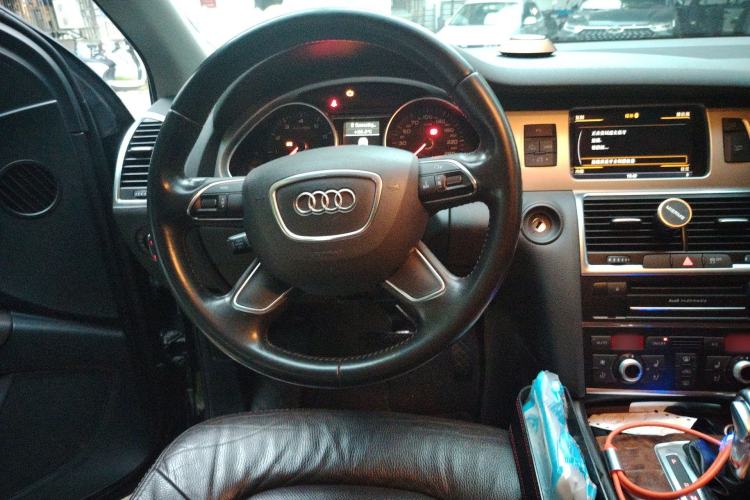 Used Audi Q7 2014 35 TFSI Ambition Edition Steering Wheel