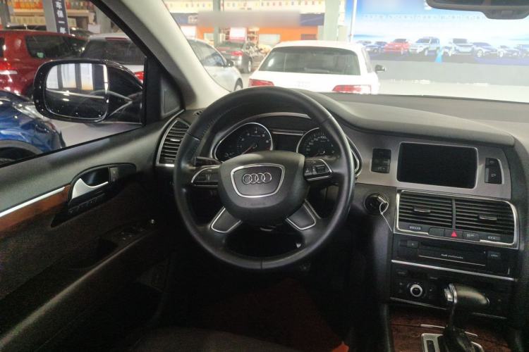 Used Audi Q7 2014 35 TFSI Ambition Edition Steering Wheel