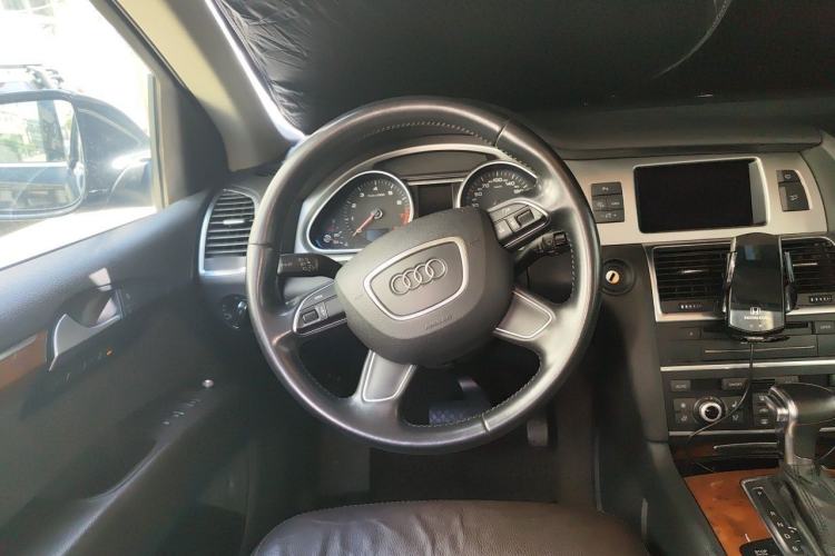 Used Audi Q7 2014 35 TFSI Ambition Edition Steering Wheel