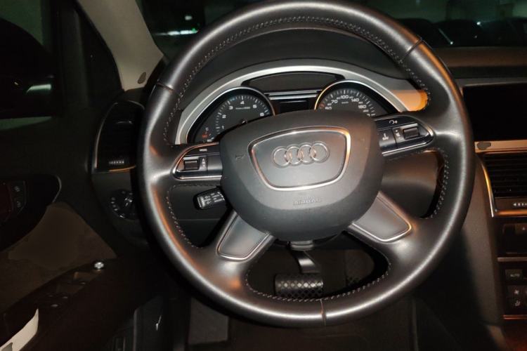 Used Audi Q7 2014 35 TFSI Sport Edition Steering Wheel