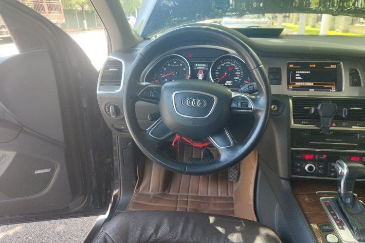 Used Audi Q7 2014 40 TFSI Sport Edition Steering Wheel