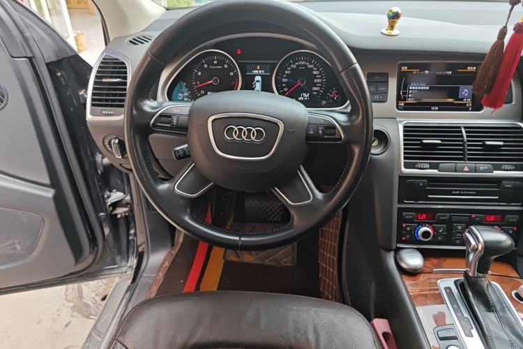 Used Audi Q7 2014 35 TFSI Ambition Edition Steering Wheel