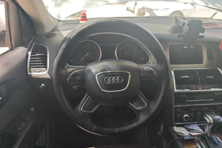 Used Audi Q7 2014 35 TFSI Sport Edition Steering Wheel