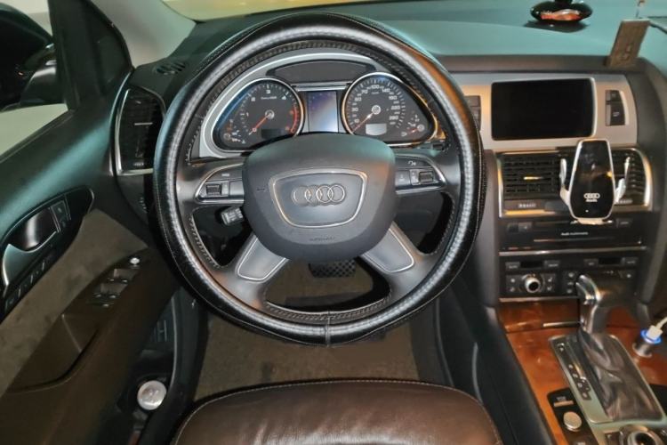 Used Audi Q7 2014 35 TDI Sport Edition Steering Wheel