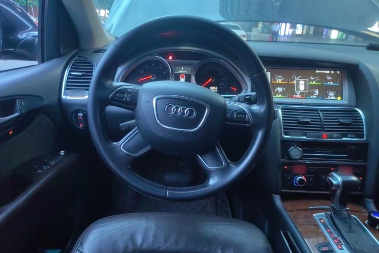 Used Audi Q7 2014 35 TFSI Ambition Edition Steering Wheel