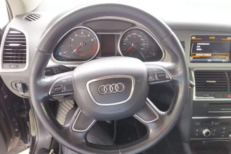 Used Audi Q7 2014 35 TFSI Sport Edition Steering Wheel