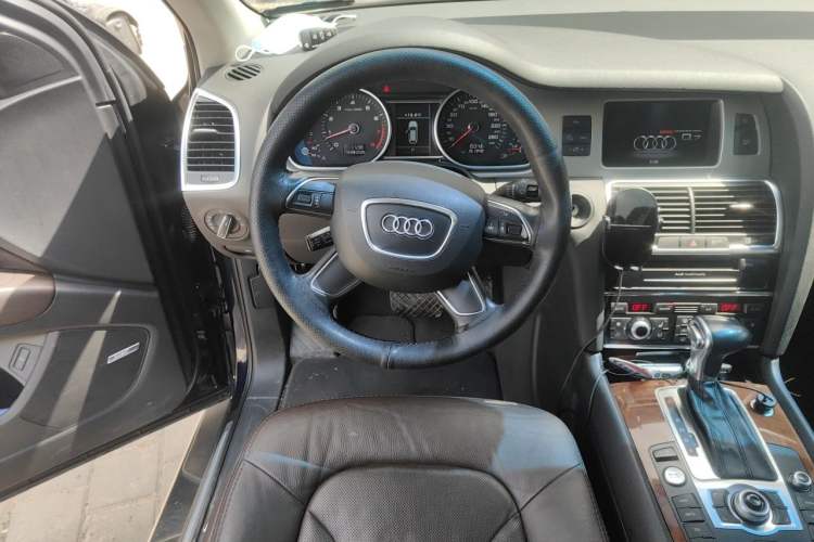 Used Audi Q7 2014 35 TFSI Sport Edition Steering Wheel