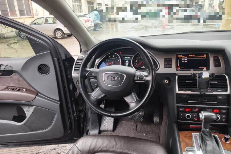 Used Audi Q7 2014 35 TFSI Ambition Edition Steering Wheel